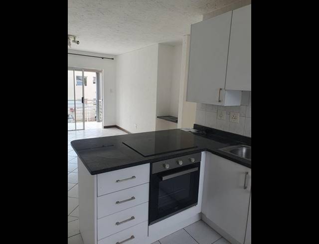 2 BEDROOM PROPERTY TO RENT IN MALVERN EAST